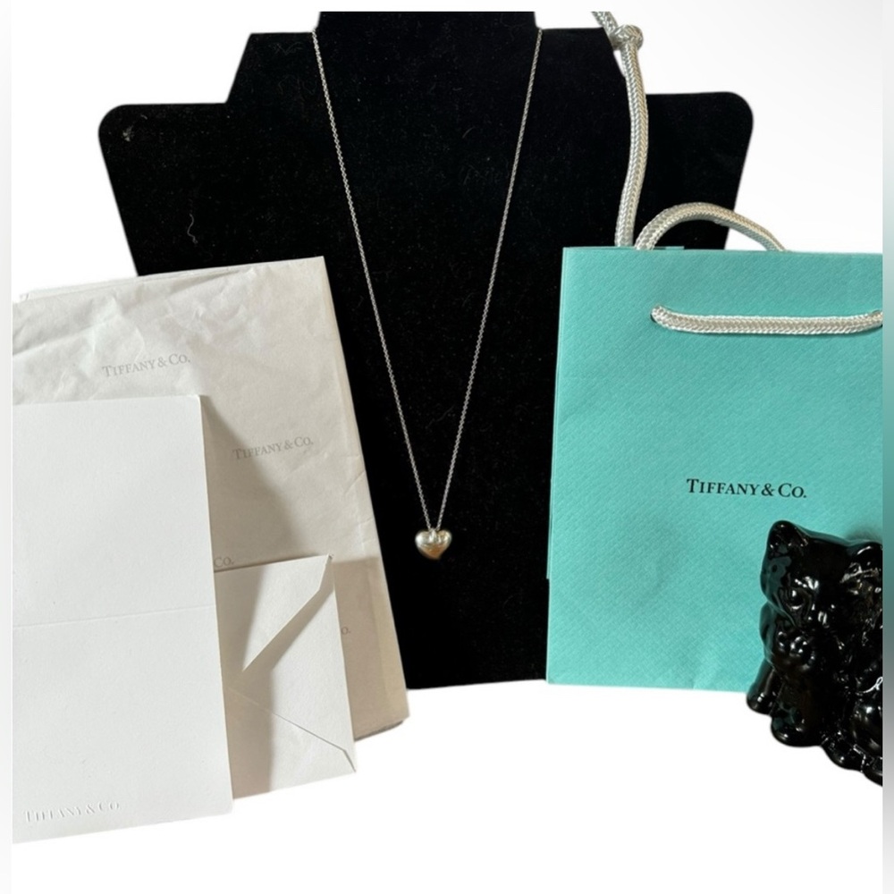 Tiffany & Co Peretti Carved Heart Necklace Pendant